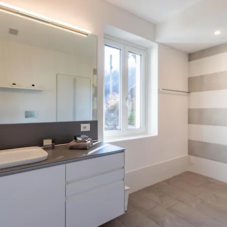 Panoramic Design On Maggiore! Sfarzoso Levo