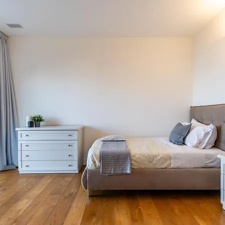 Panoramic Design On Maggiore! Sfarzoso Vila