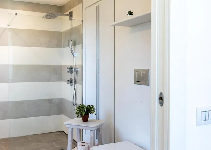 Panoramic Design On Maggiore! Sfarzoso Vila *