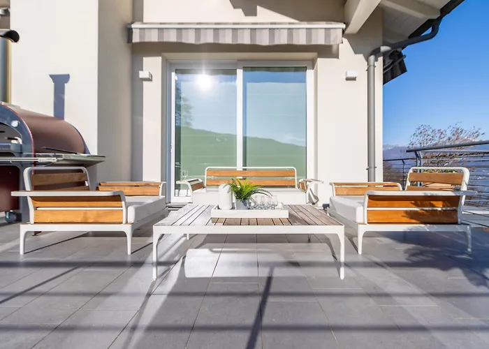 Panoramic Design On Maggiore! Sfarzoso Vila