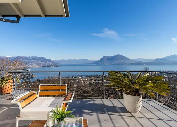 Panoramic Design On Maggiore! Sfarzoso Villa