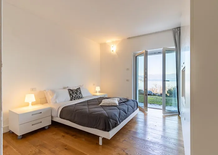 Panoramic Design On Maggiore! Sfarzoso Vila Levo